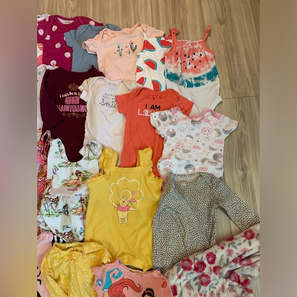 Baby girl clothes bundle - Picture 3 of 5